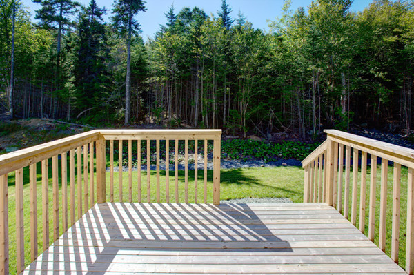 Sawlor Built Homes Wood Deck Railing